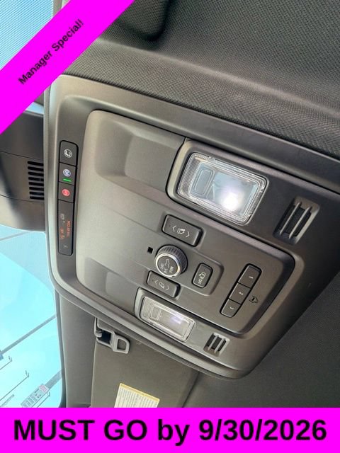 Used 2024 Chevrolet Suburban Premier RWD image 43