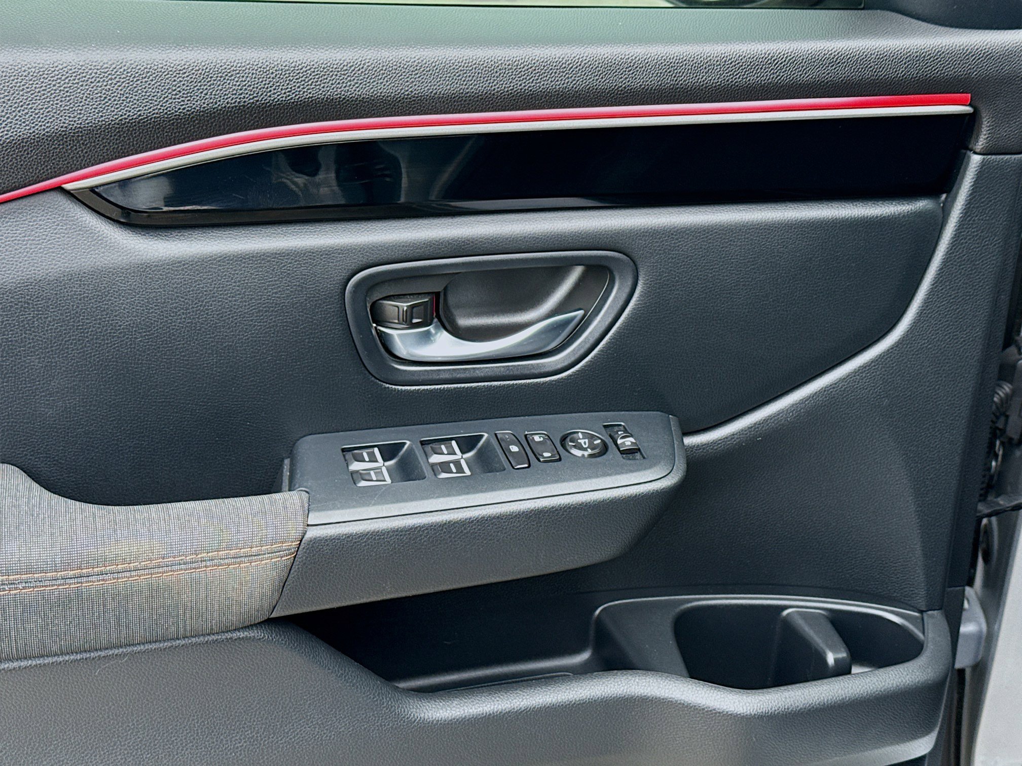 Used 2023 Honda Pilot Sport image 16