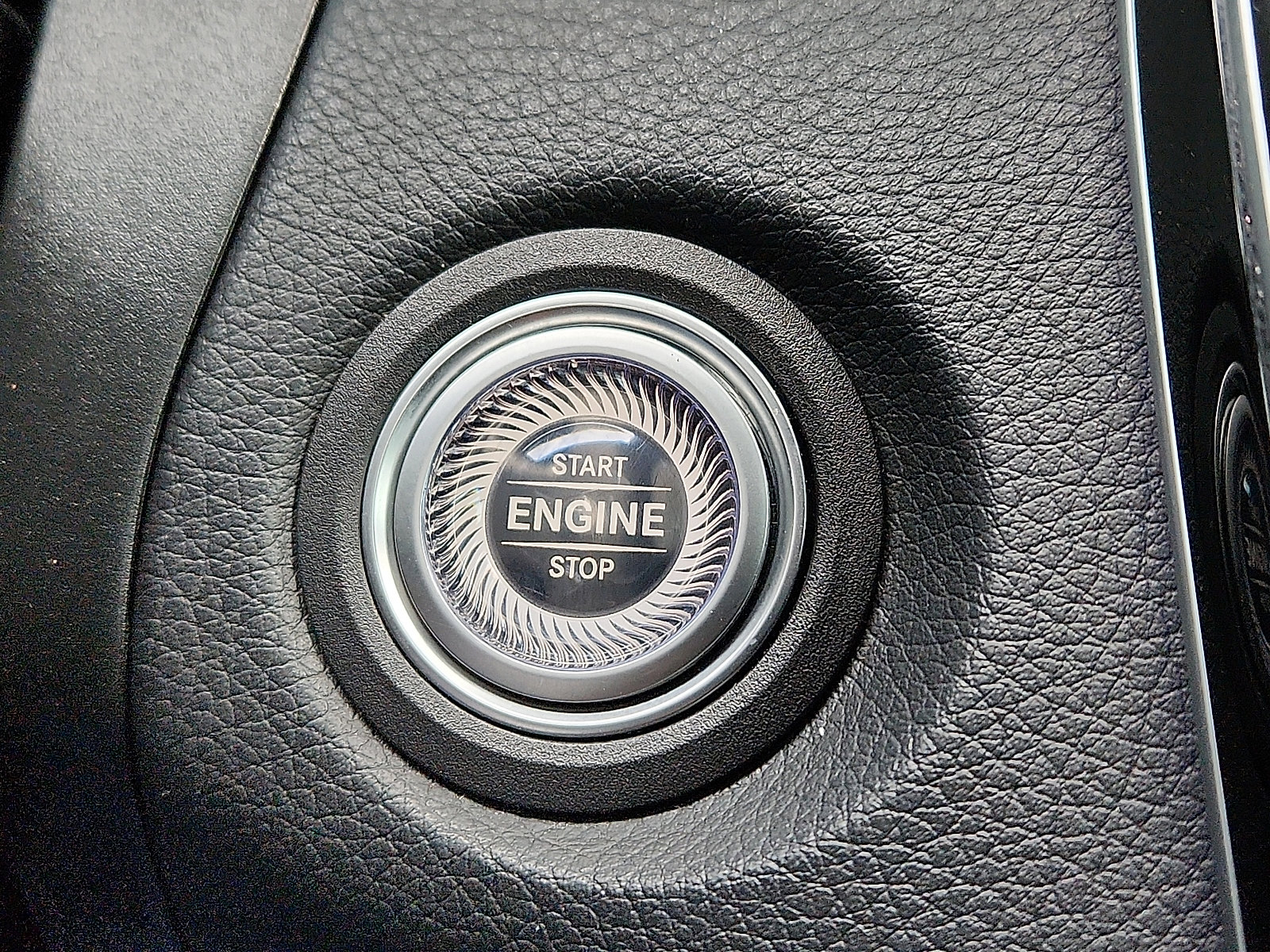 Used 2022 Mercedes-Benz GLC 300 4MATIC image 16