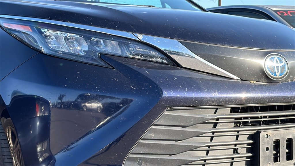 Certified 2025 Toyota Sienna XLE image 13
