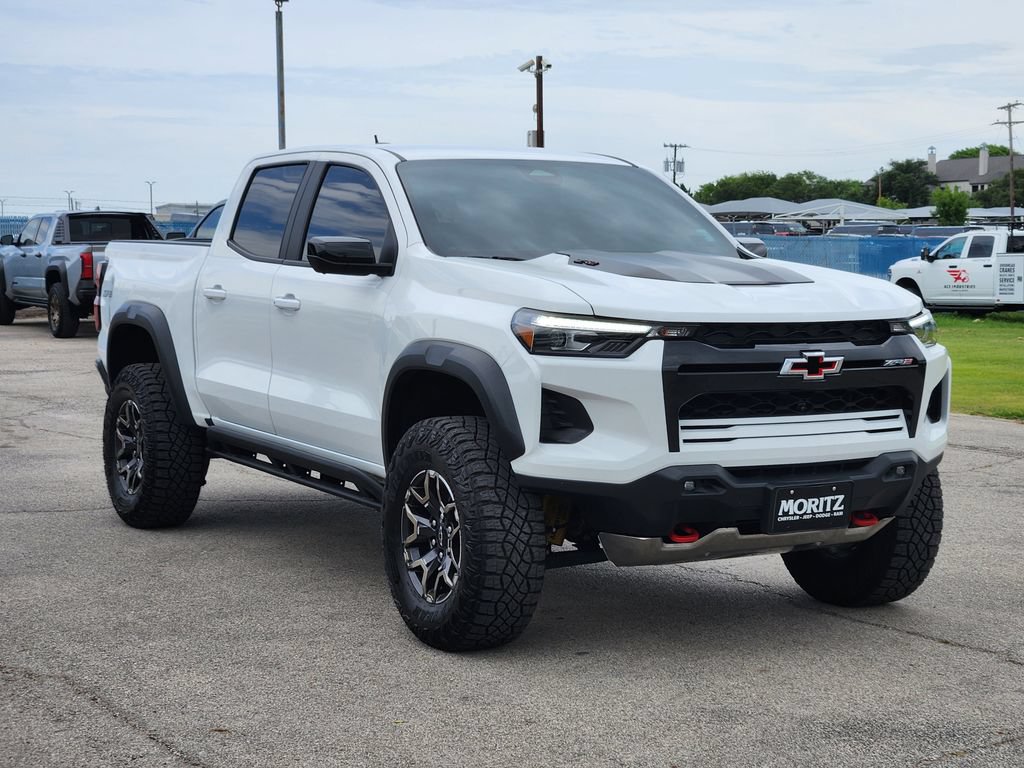 Certified 2025 Chevrolet Colorado ZR2 w/ Technology Package AWD/4WD image 3