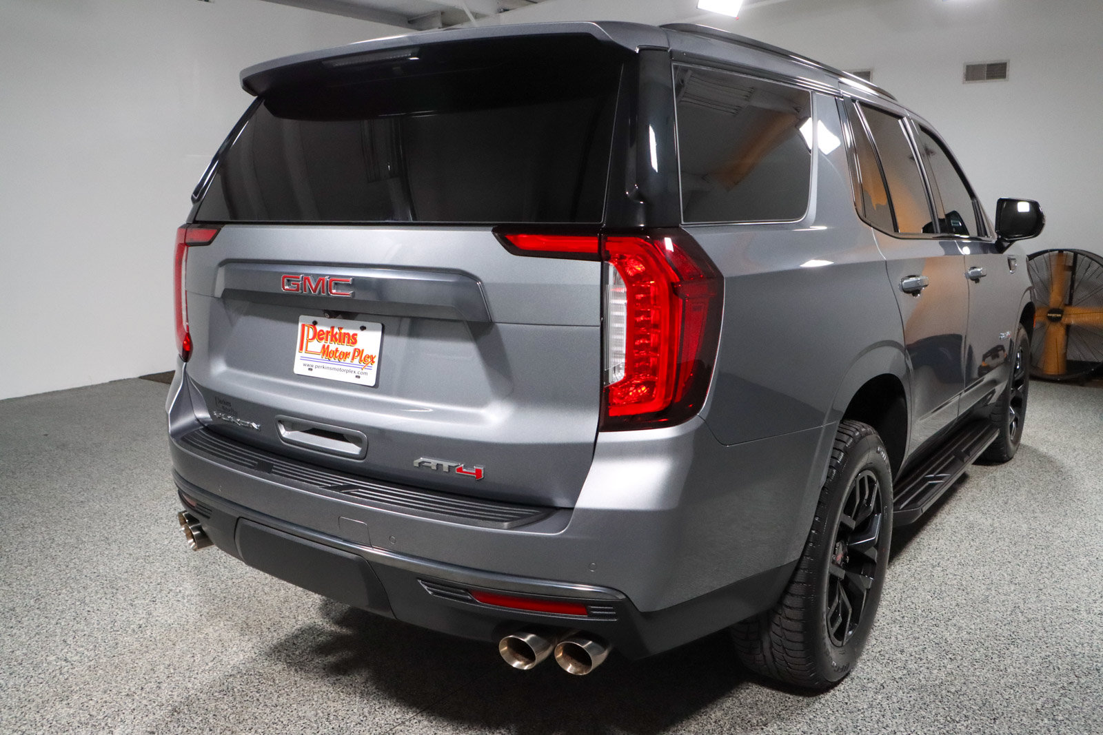 Used 2022 GMC Yukon AT4 AWD/4WD image 7