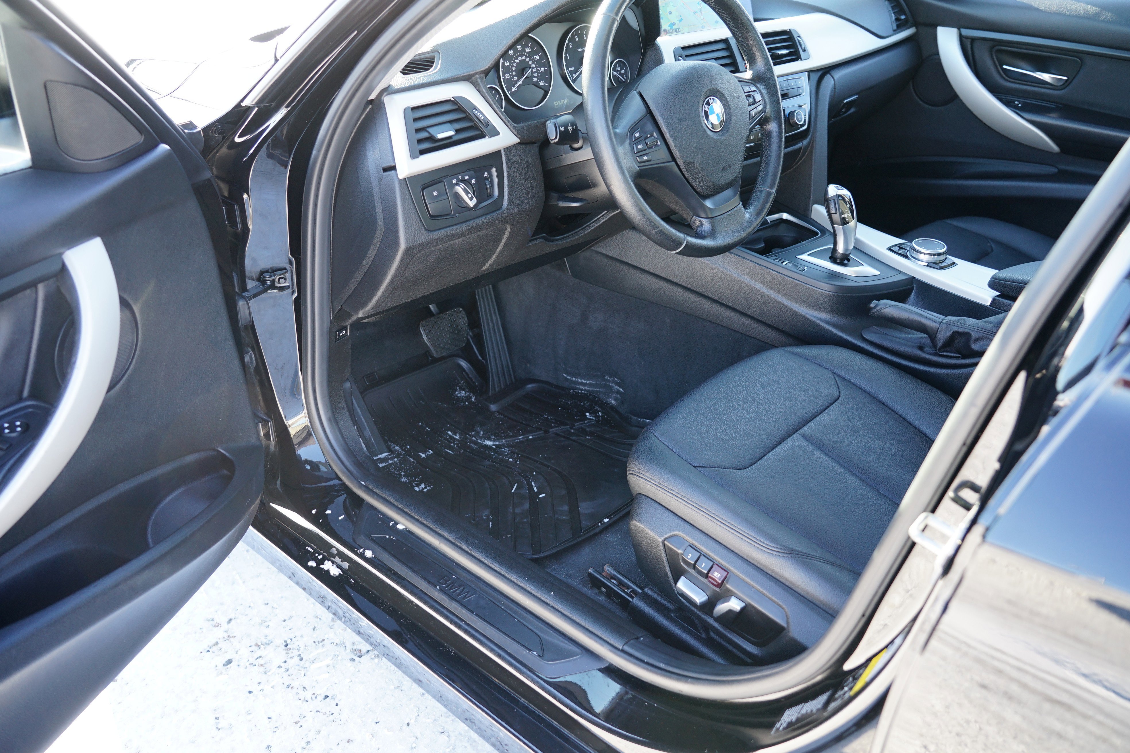 Used 2016 BMW 320i xDrive Sedan image 13