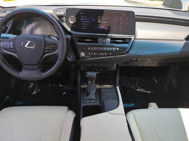 Certified 2022 Lexus ES 300h w/ Accessory Package 2 FWD image 14