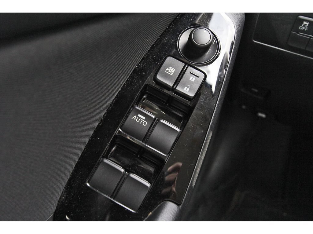 Used 2018 MAZDA MAZDA3 Sport FWD image 22