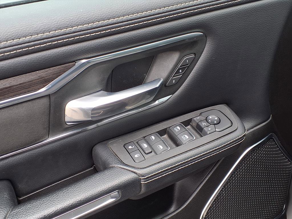 Used 2025 RAM 1500 Laramie AWD/4WD image 21