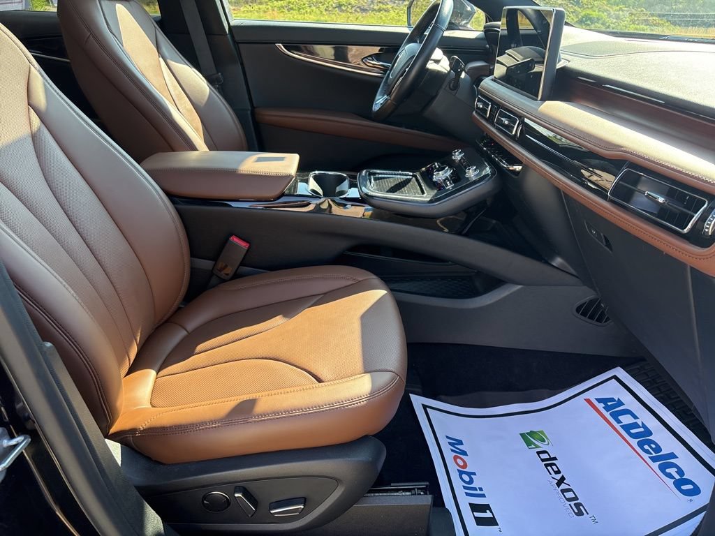 Used 2023 Lincoln Nautilus Reserve w/ Luxury Package AWD/4WD image 33