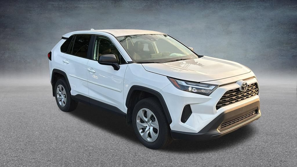 Used 2023 Toyota RAV4 LE AWD/4WD image 2