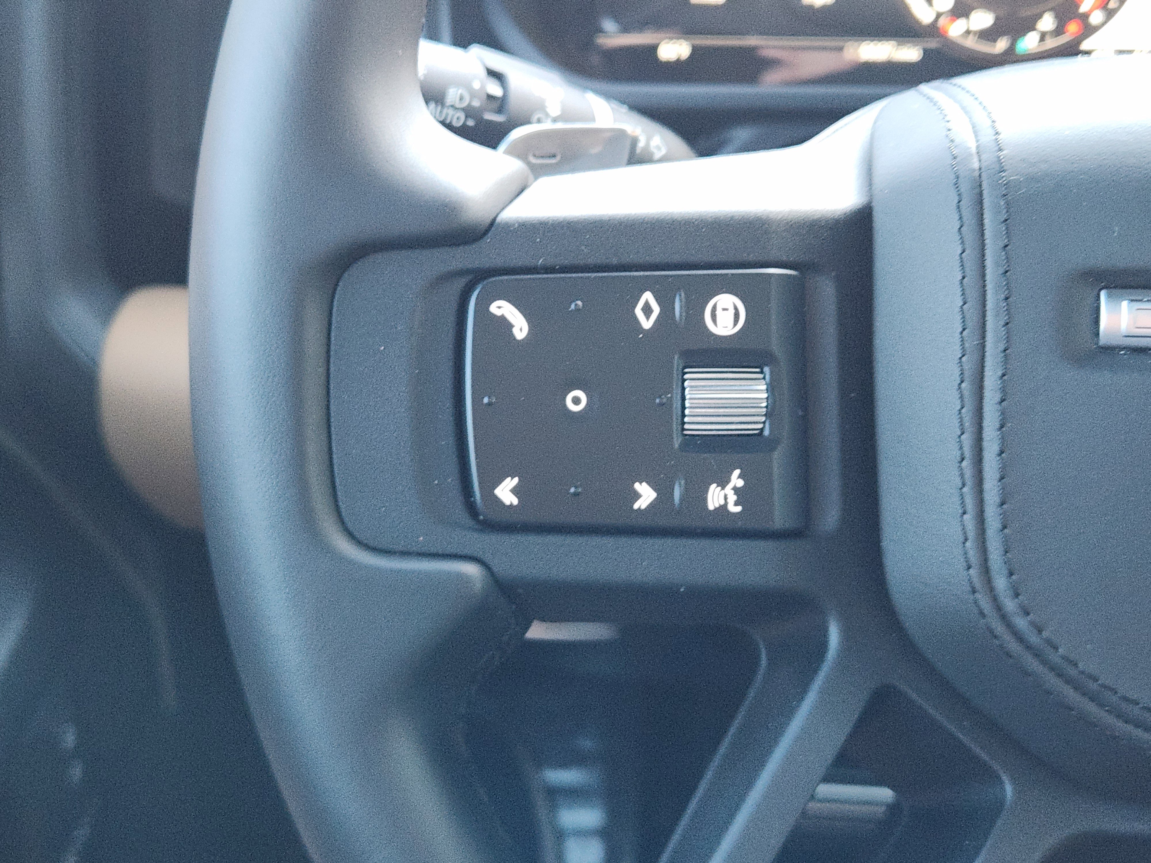 Certified 2025 Land Rover Defender 110 V8 image 29