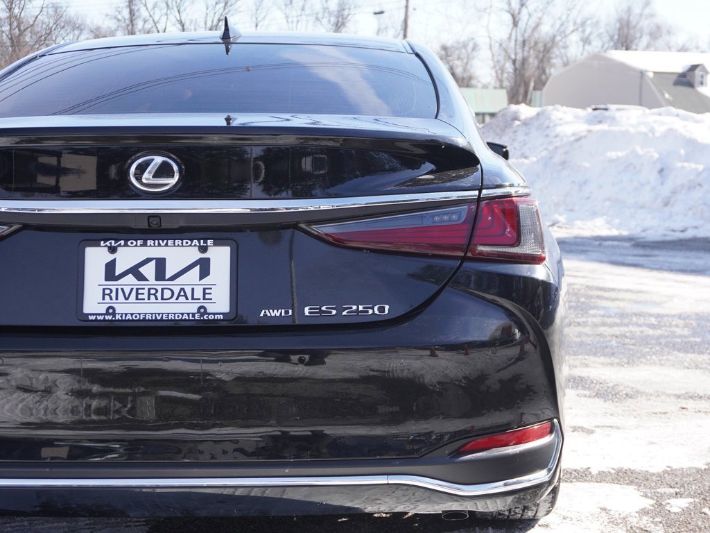 Used 2023 Lexus ES 250 w/ Premium Package image 17