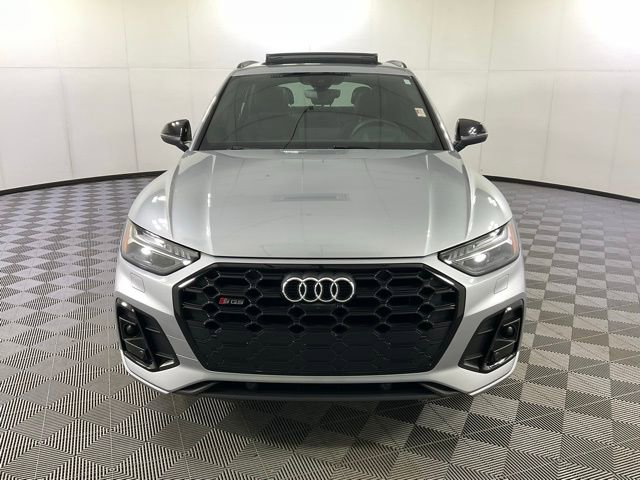 Used 2023 Audi SQ5 Prestige w/ Prestige Package image 2