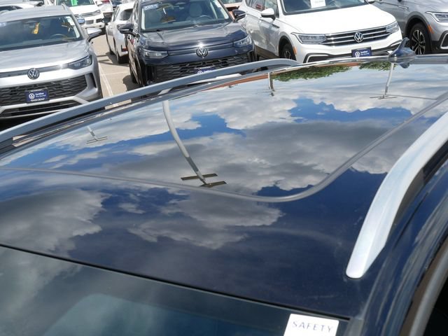 Certified 2022 Volkswagen Taos SE FWD image 11
