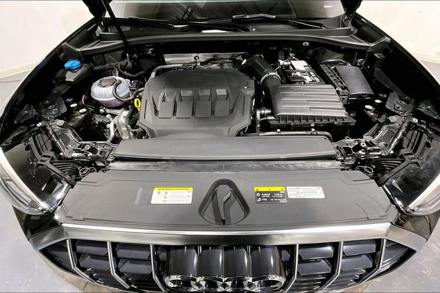 Certified 2025 Audi Q3 2.0T Premium w/ Convenience Package image 9
