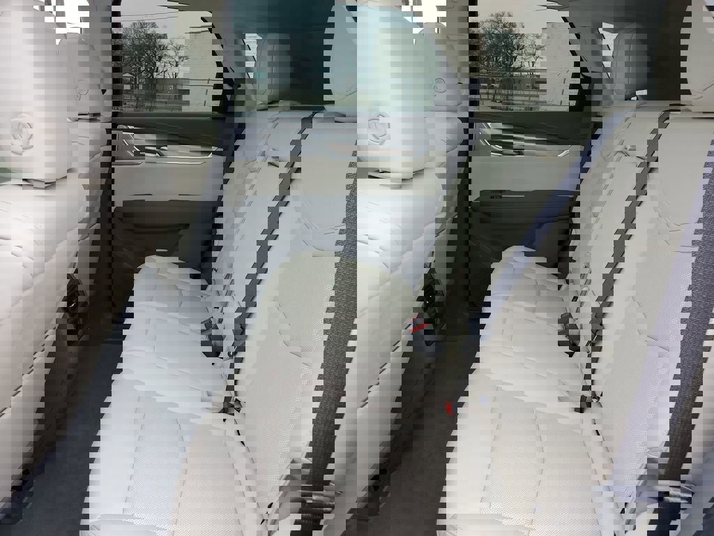 Certified 2023 Cadillac XT5 Premium Luxury AWD/4WD image 12