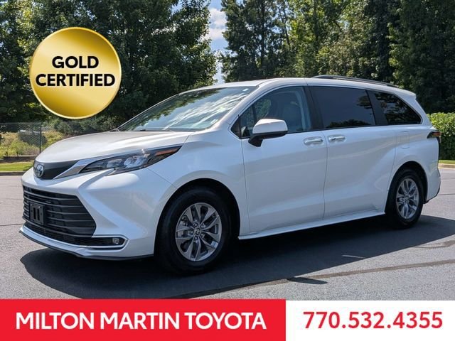 Certified 2024 Toyota Sienna XLE FWD image 5