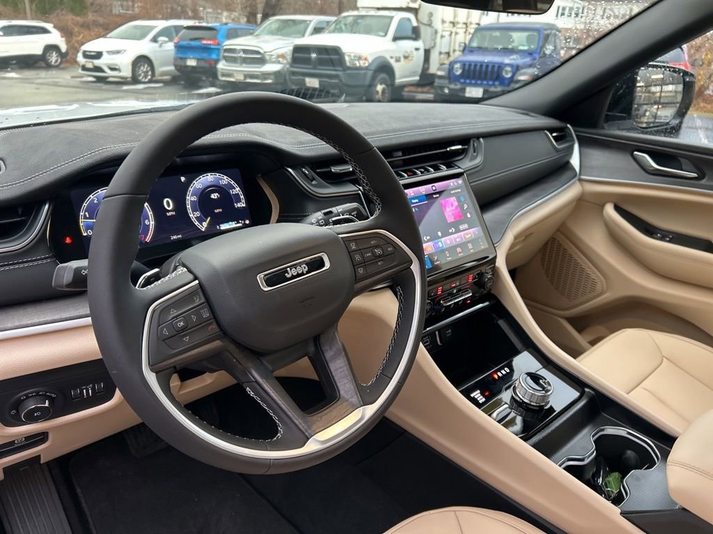 New 2025 Jeep Grand Cherokee Limited image 50