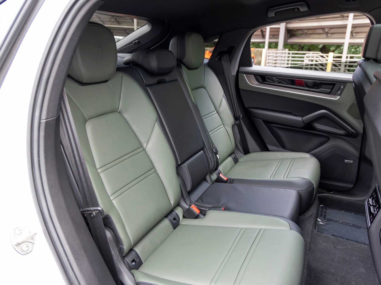 Certified 2024 Porsche Cayenne Coupe image 56