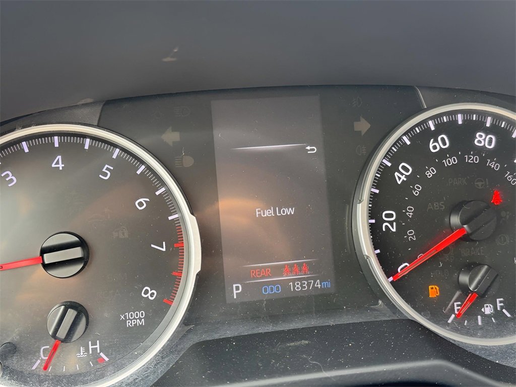 Used 2022 Toyota RAV4 LE image 10