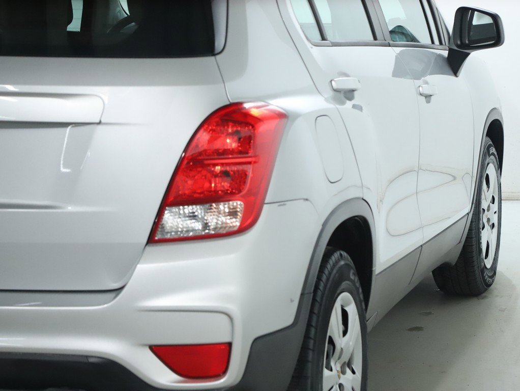 Used 2018 Chevrolet Trax LS image 43