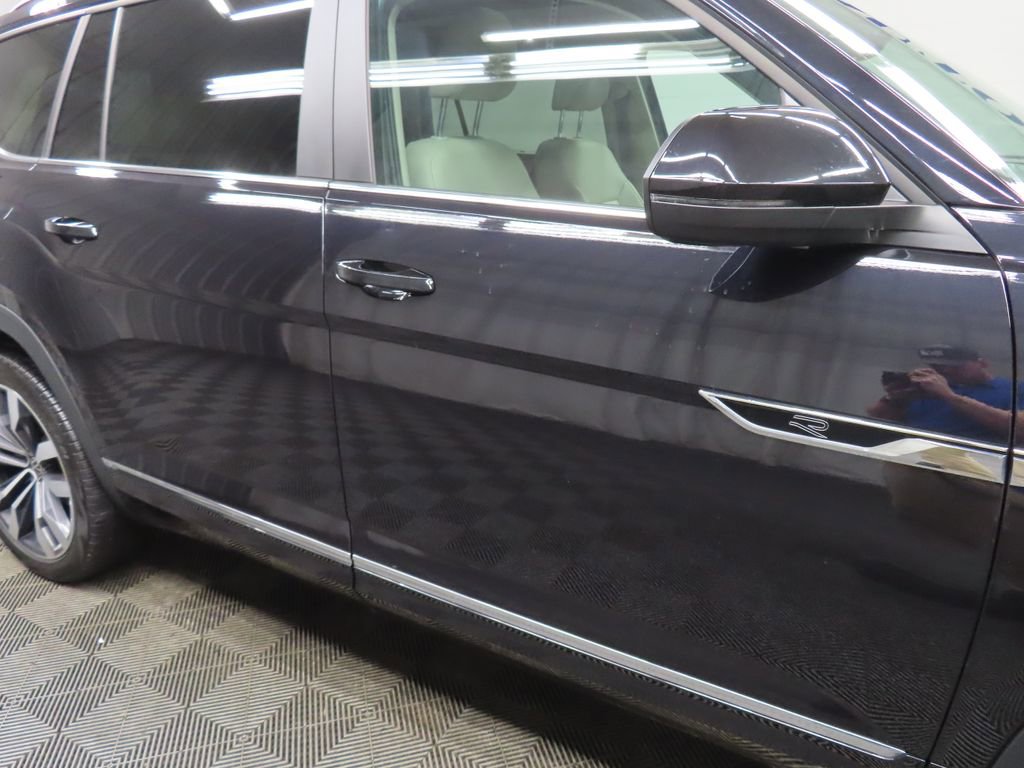 Used 2021 Volkswagen Atlas SEL R-Line image 33