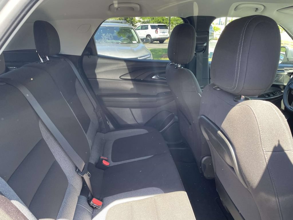 Used 2023 Chevrolet TrailBlazer LT w/ Convenience Package FWD image 11
