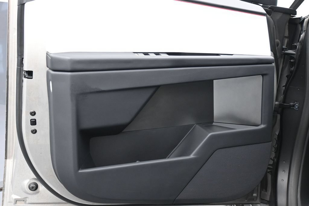 Used 2024 Tesla Cybertruck AWD Crew Cab image 9