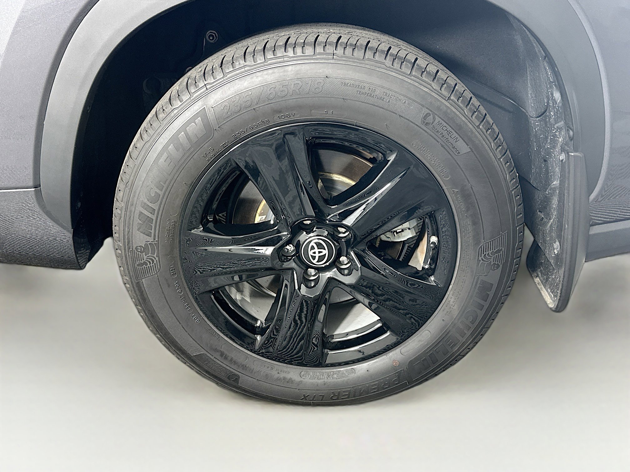 Used 2024 Toyota Highlander LE image 11