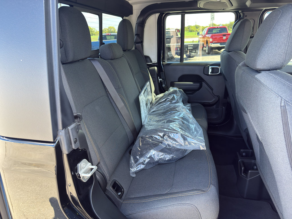 Used 2024 Jeep Gladiator Sport image 13