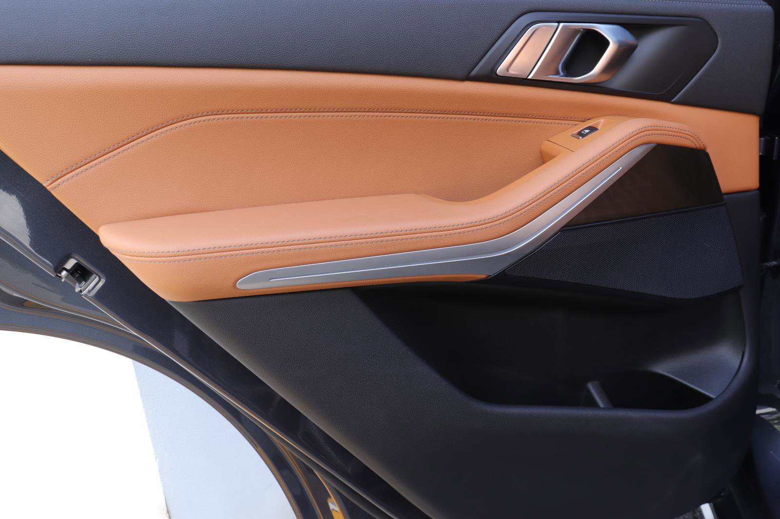 Used 2022 BMW X5 sDrive40i w/ Premium Package image 11