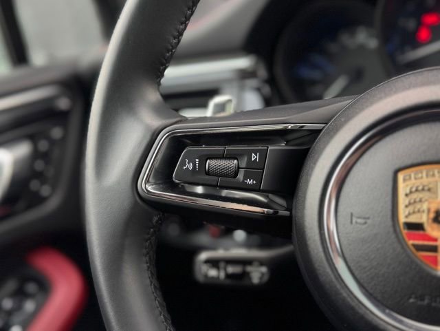 Certified 2025 Porsche Macan AWD/4WD image 23