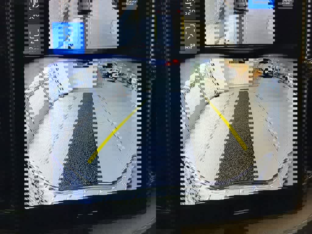 New 2026 Volvo XC60 B5 Plus w/ Protection Package Premier image 21