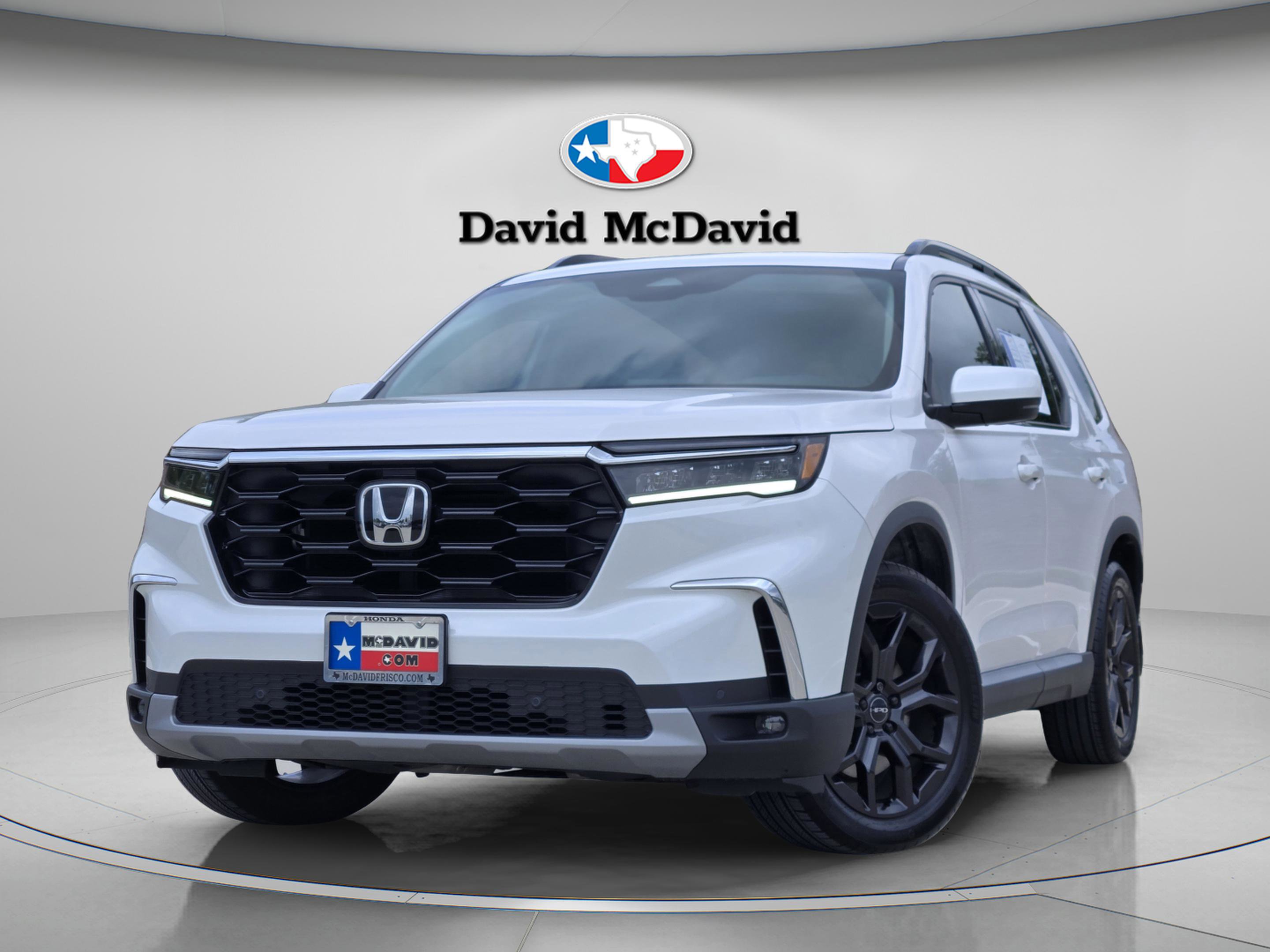 Certified 2025 Honda Pilot Touring image 1