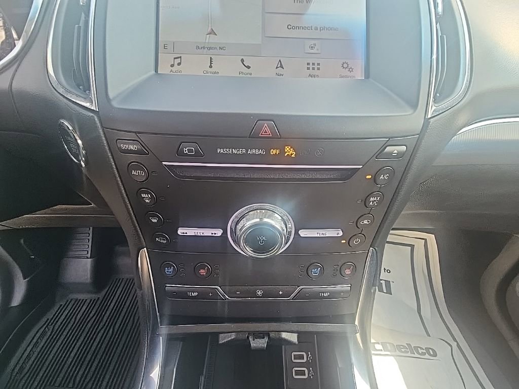 Used 2019 Ford Edge Titanium w/ Equipment Group 301A image 23