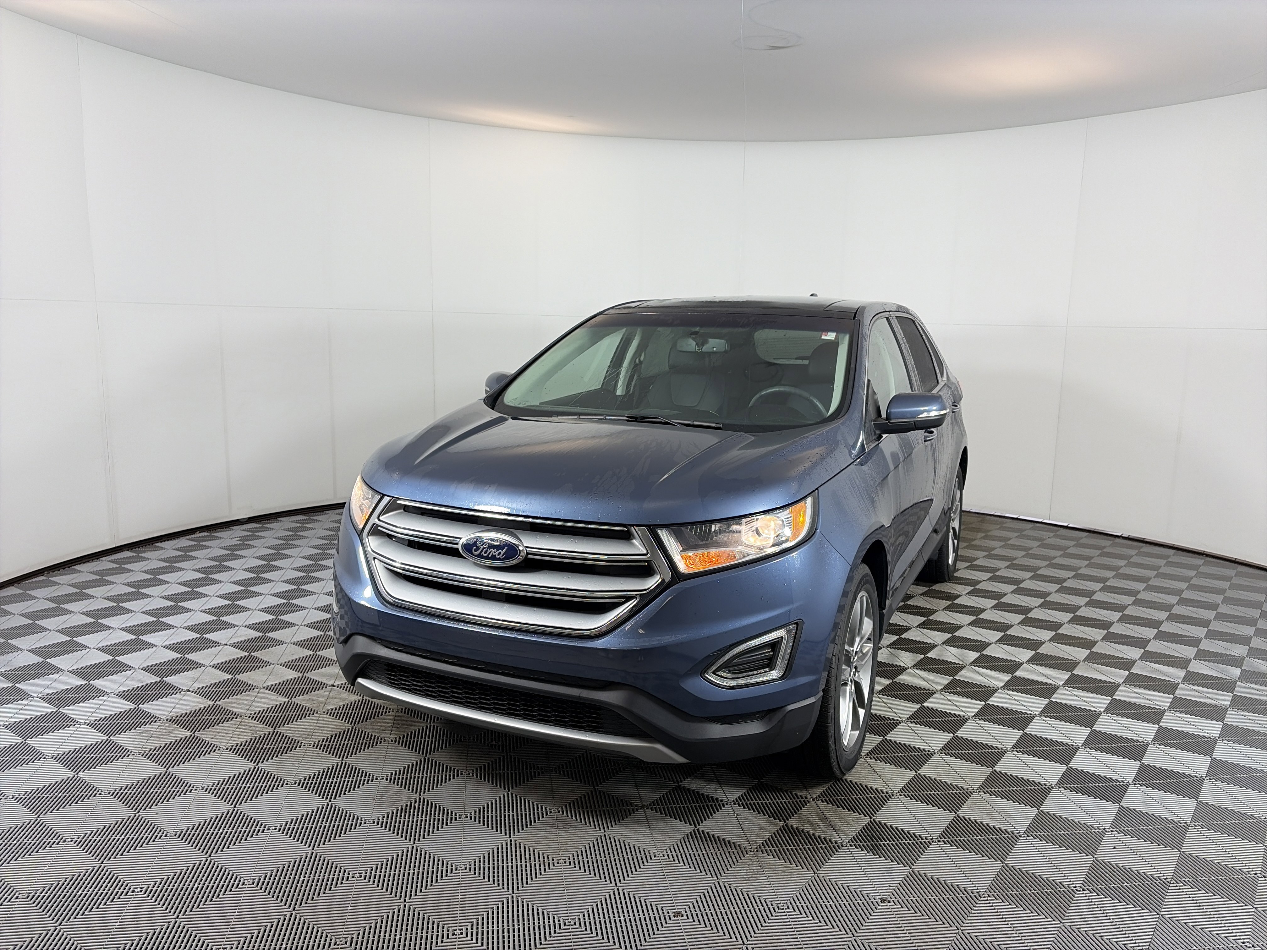 Used 2018 Ford Edge Titanium w/ Equipment Group 301A image 2