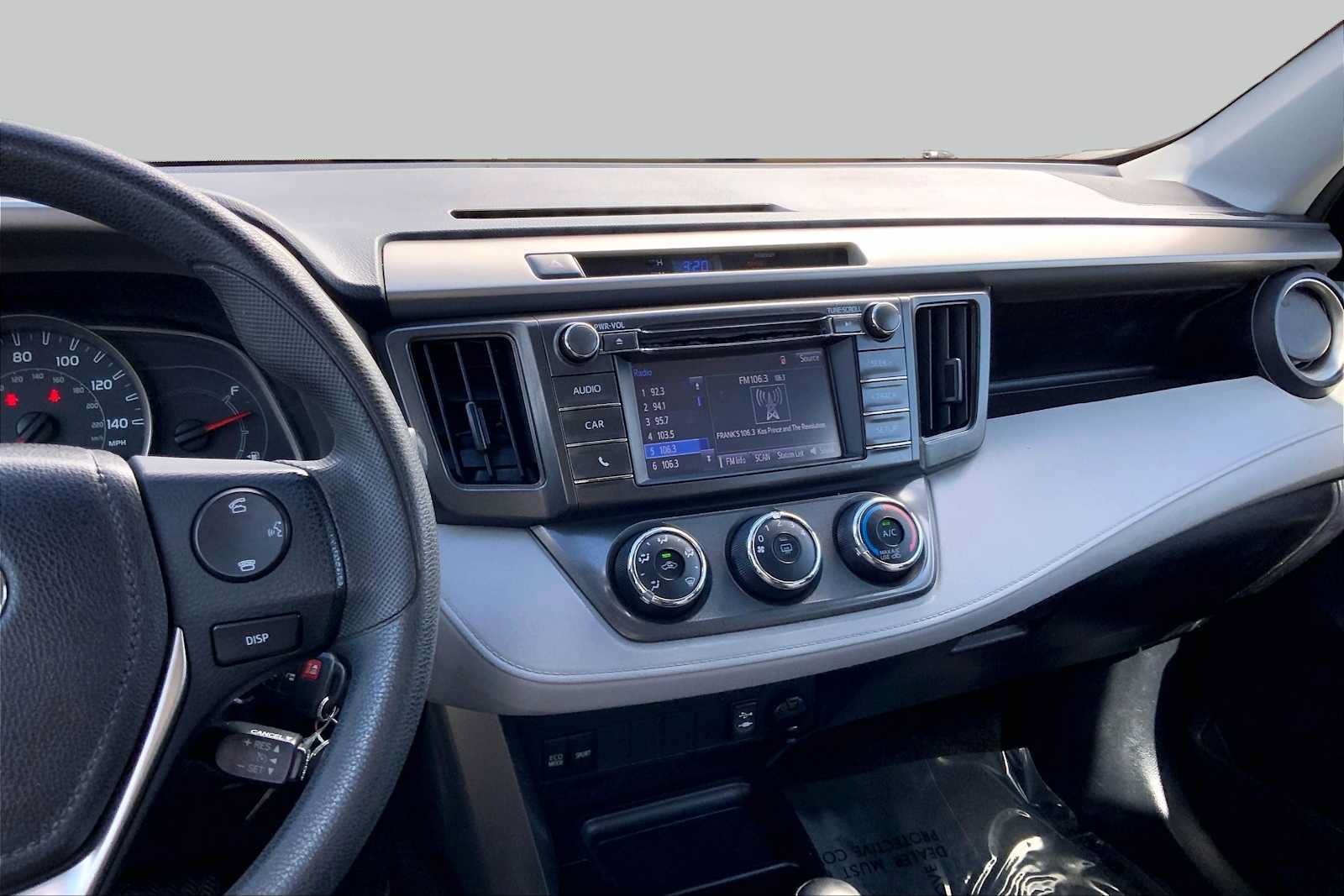 Used 2014 Toyota RAV4 LE AWD/4WD image 5