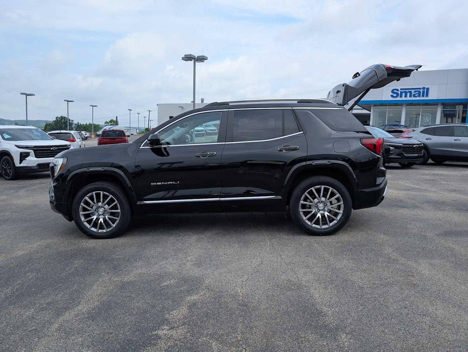 Used 2026 GMC Terrain Denali w/ LPO, Floor Liner Package AWD/4WD image 12