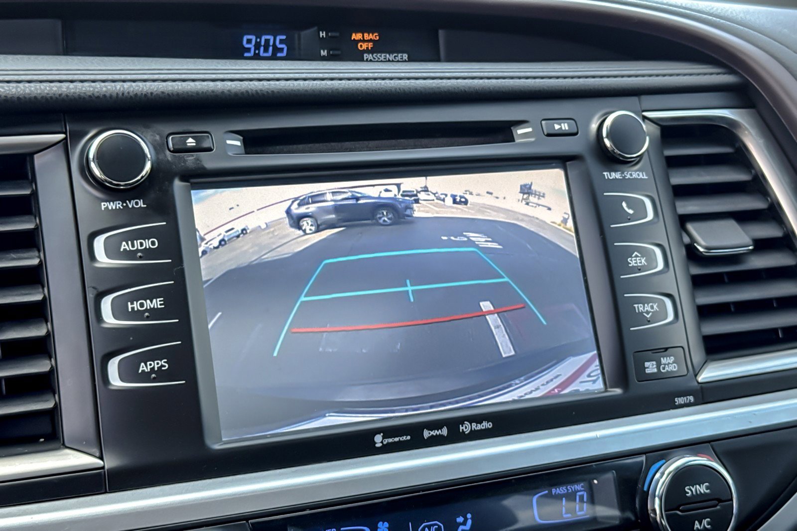 Certified 2018 Toyota Highlander XLE w/ Carpet Mat Package (TMS) image 20