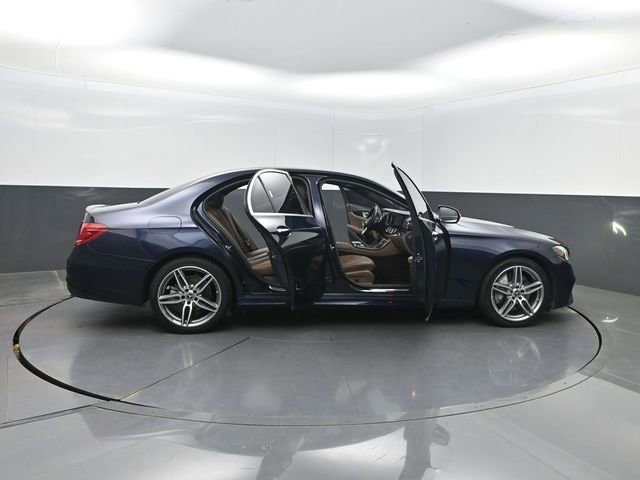 Used 2019 Mercedes-Benz E 300 image 35