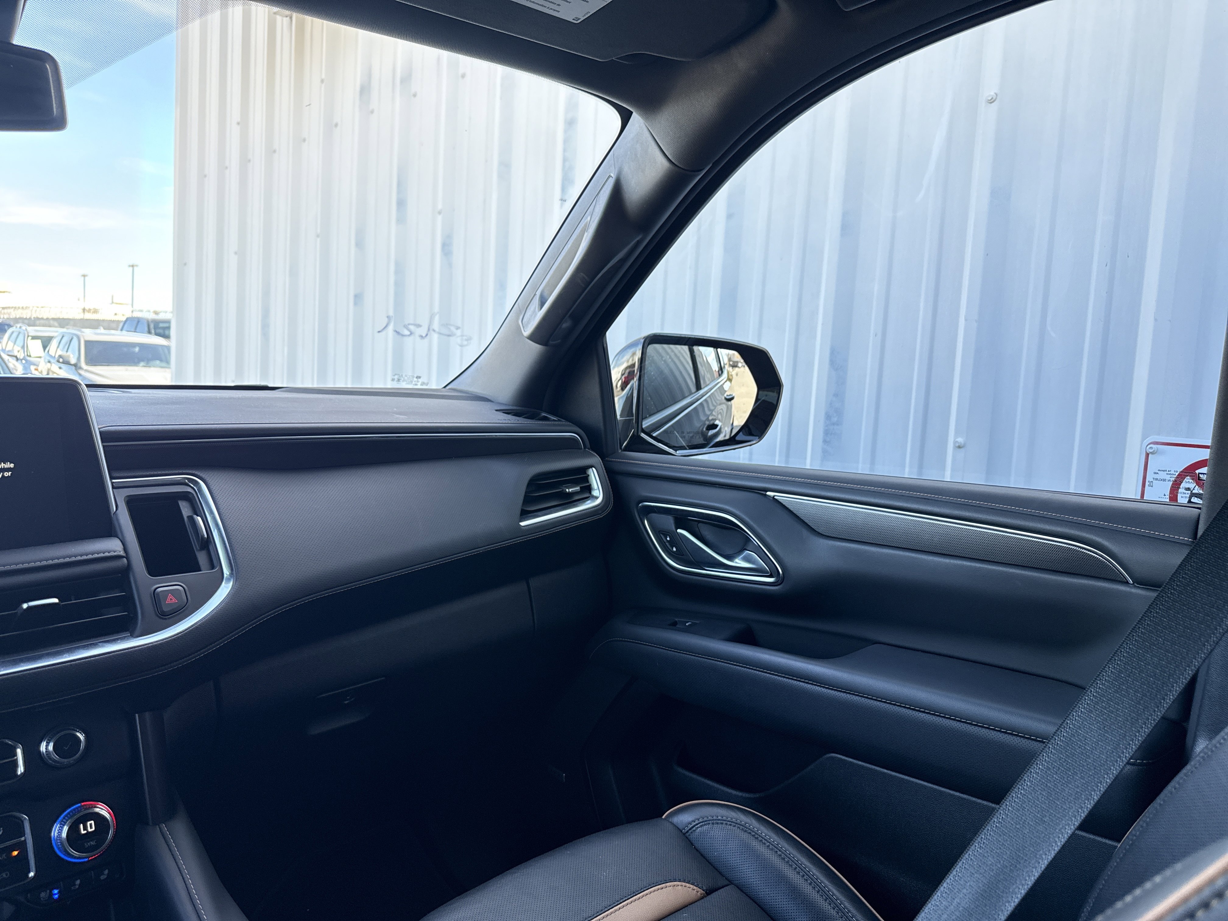 Used 2024 GMC Yukon AT4 w/ AT4 Premium Plus Package image 28