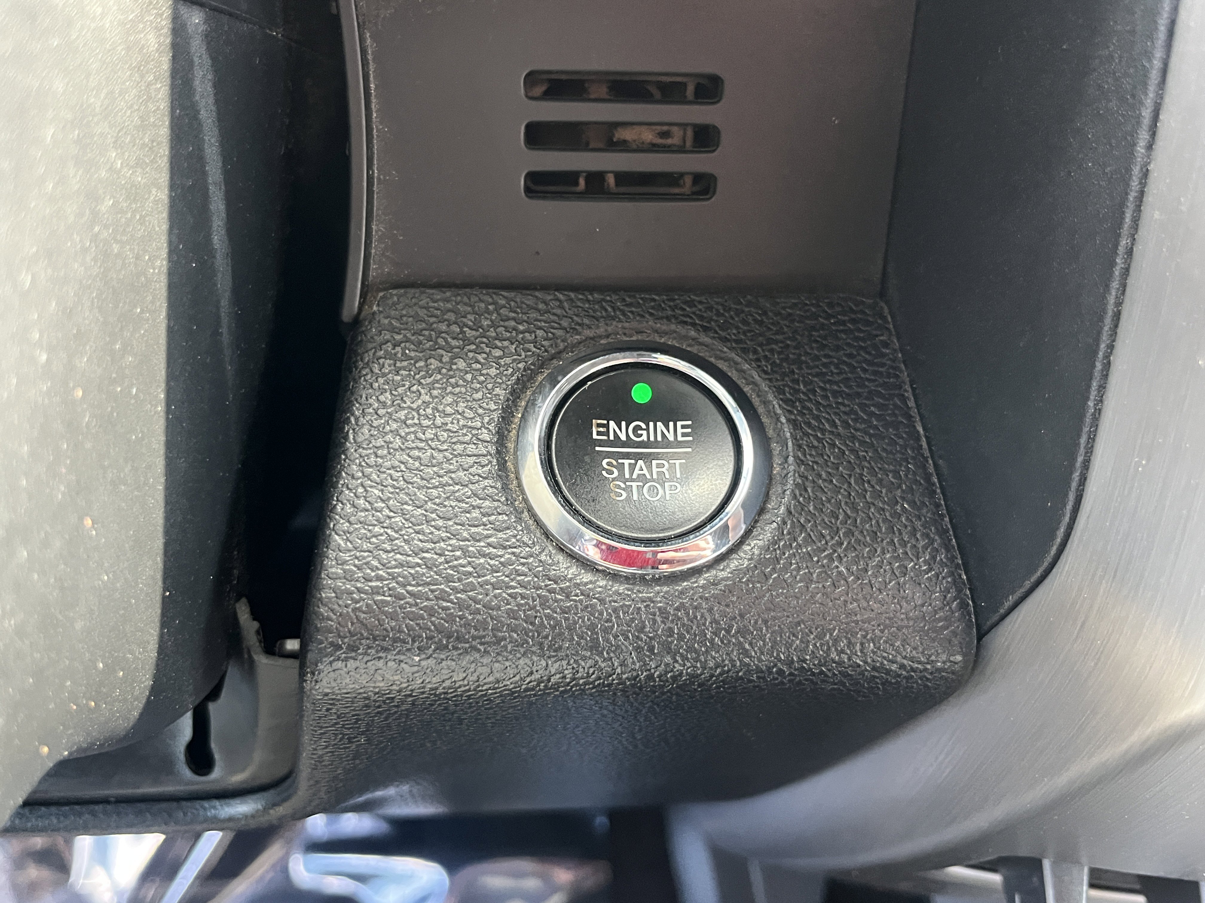 Used 2015 Ford F150 Platinum w/ Equipment Group 701A Luxury AWD/4WD image 22