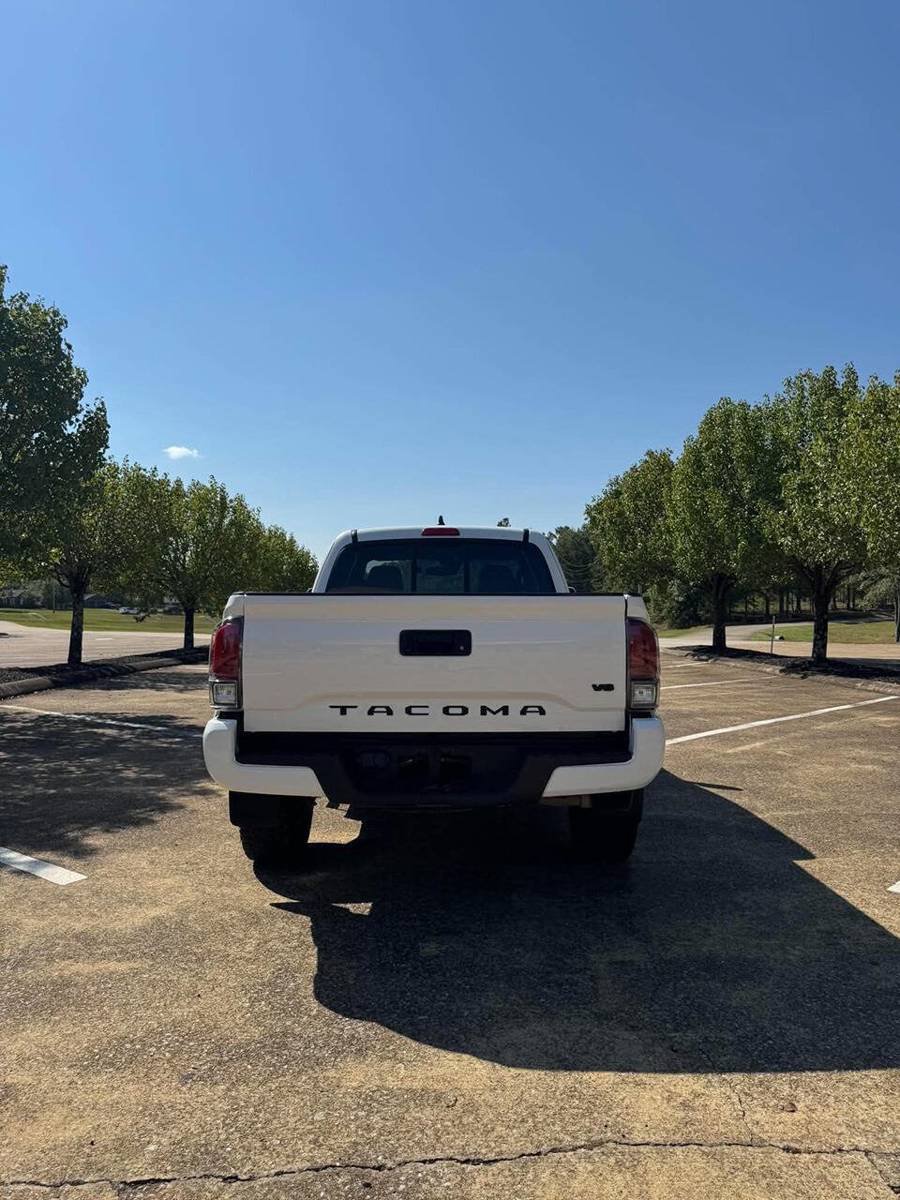 Used 2023 Toyota Tacoma TRD Off-Road AWD/4WD image 7