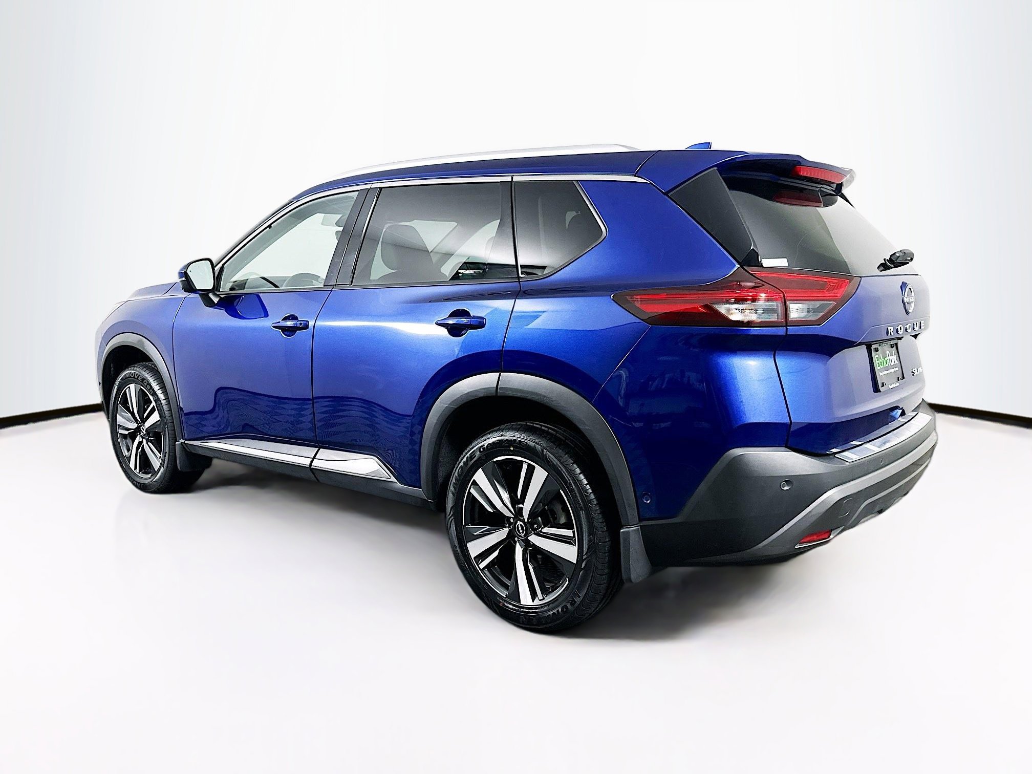 Used 2023 Nissan Rogue SL w/ SL Premium Package image 5