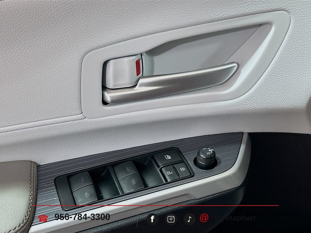 New 2026 Toyota Sienna XLE FWD image 18
