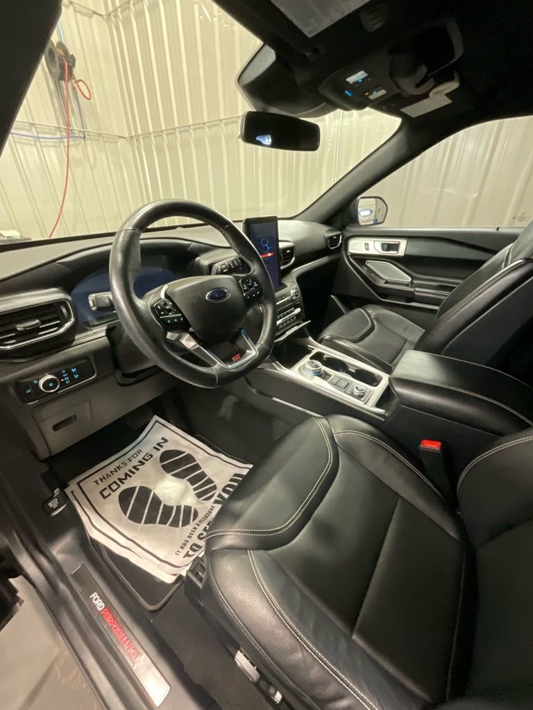 Used 2020 Ford Explorer ST w/ Premium Technology Package image 9