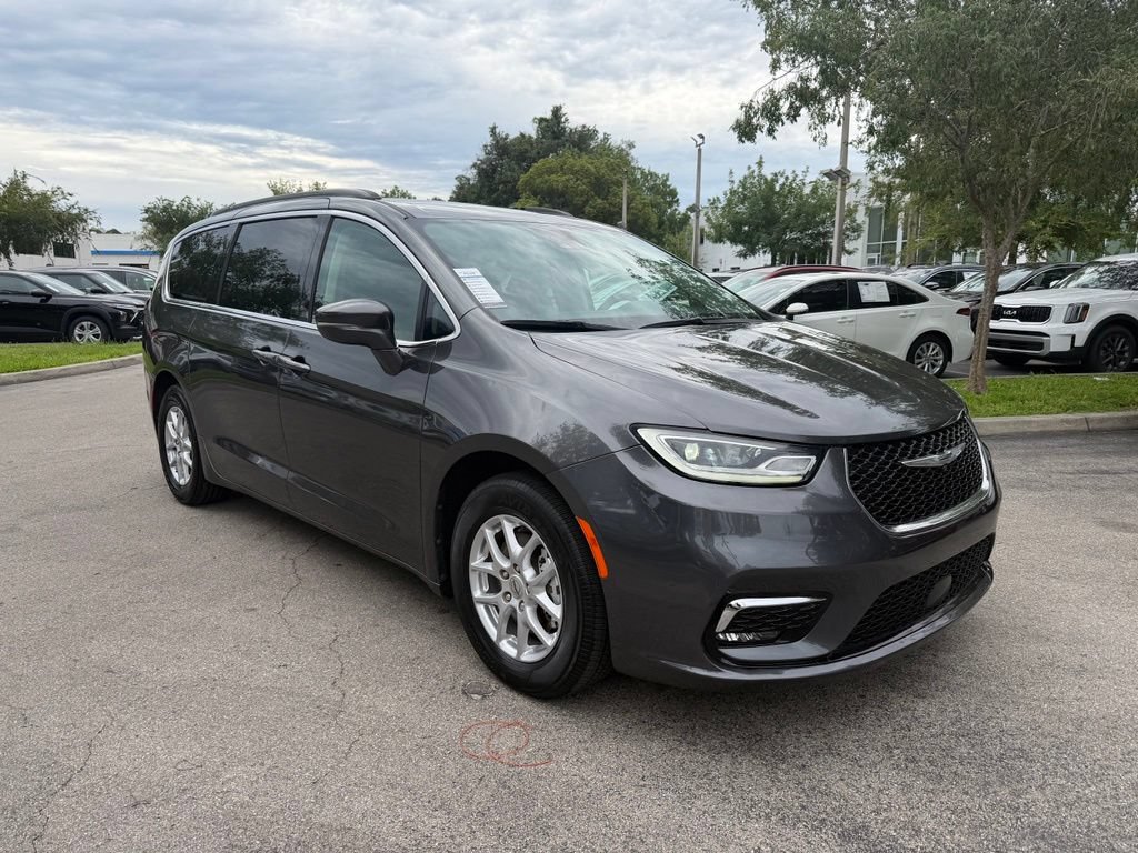 Used 2022 Chrysler Pacifica Touring-L