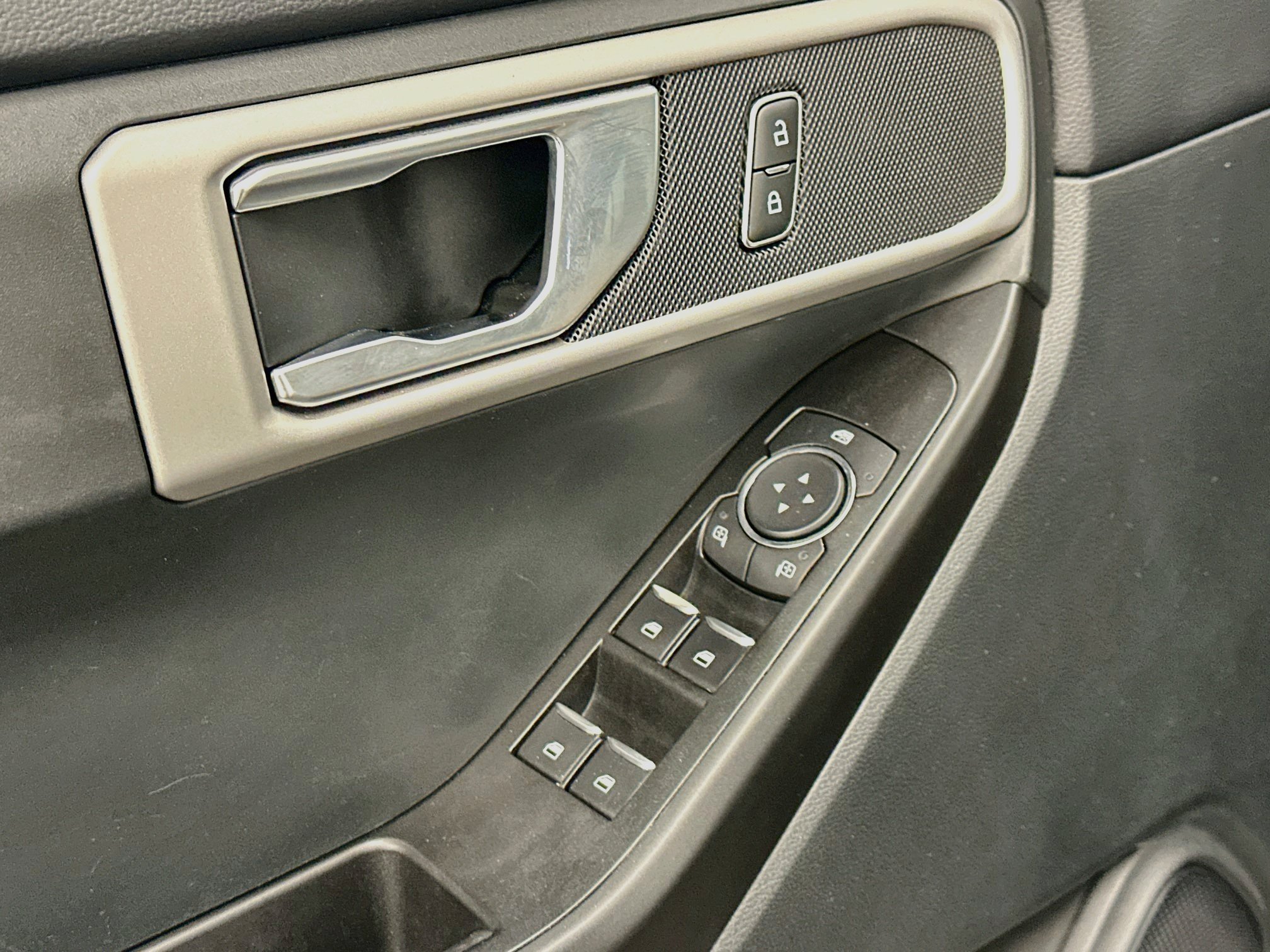 Used 2022 Ford Explorer 4WD image 15