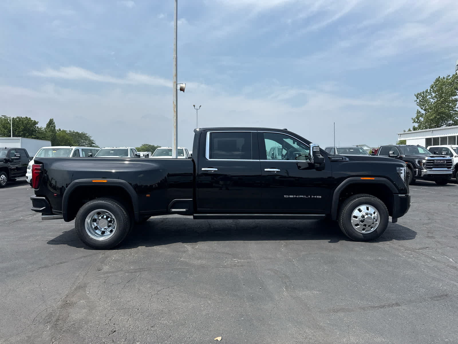 New 2026 GMC Sierra 3500 Denali Ultimate AWD/4WD image 6
