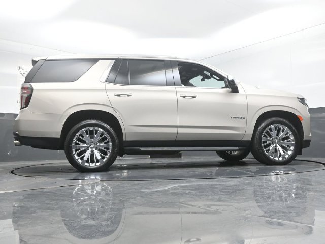 Used 2021 Chevrolet Tahoe Premier w/ Premium Package AWD/4WD image 59