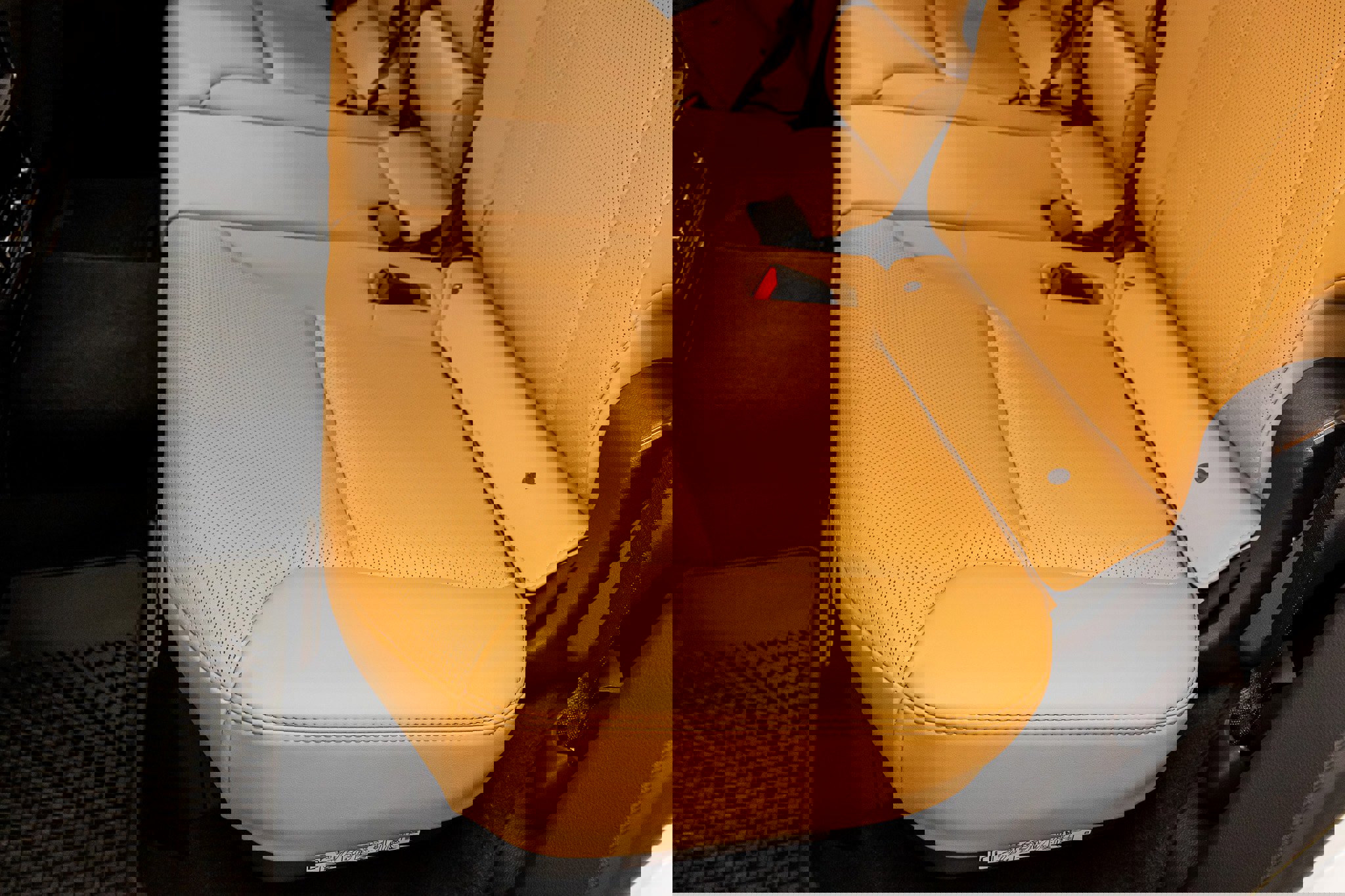 Used 2025 Lexus LX 700h Luxury image 36