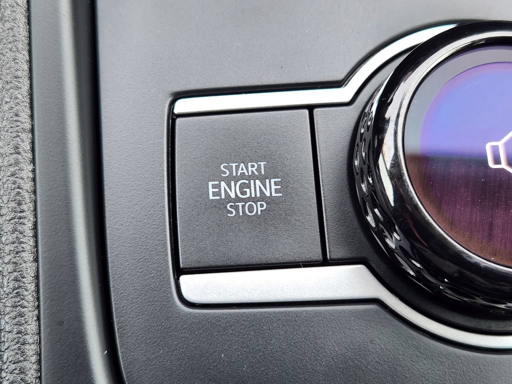 Certified 2026 Volkswagen Tiguan SE AWD/4WD image 17
